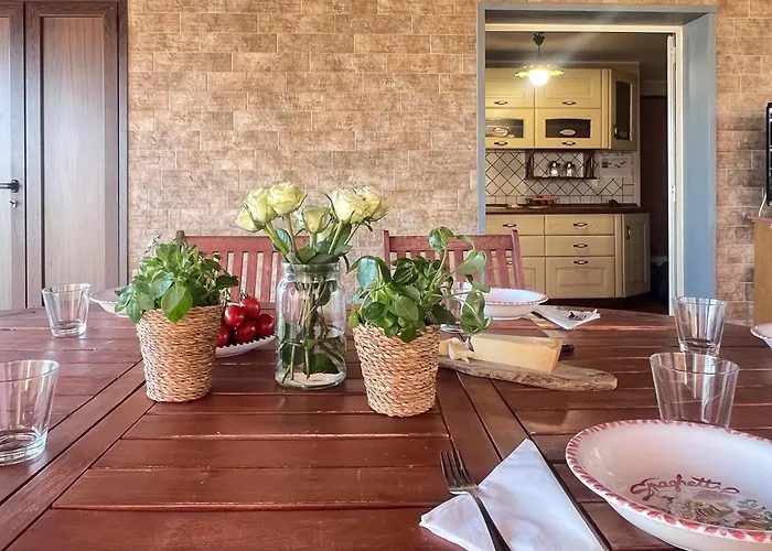 Δωμάτια σε οικογενειακή κατοικία House Roccalumera